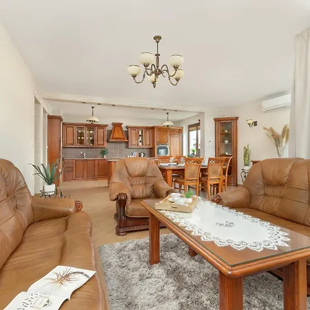 Przytulny Apartament Z Klimatyzacja By Noclegi Renters